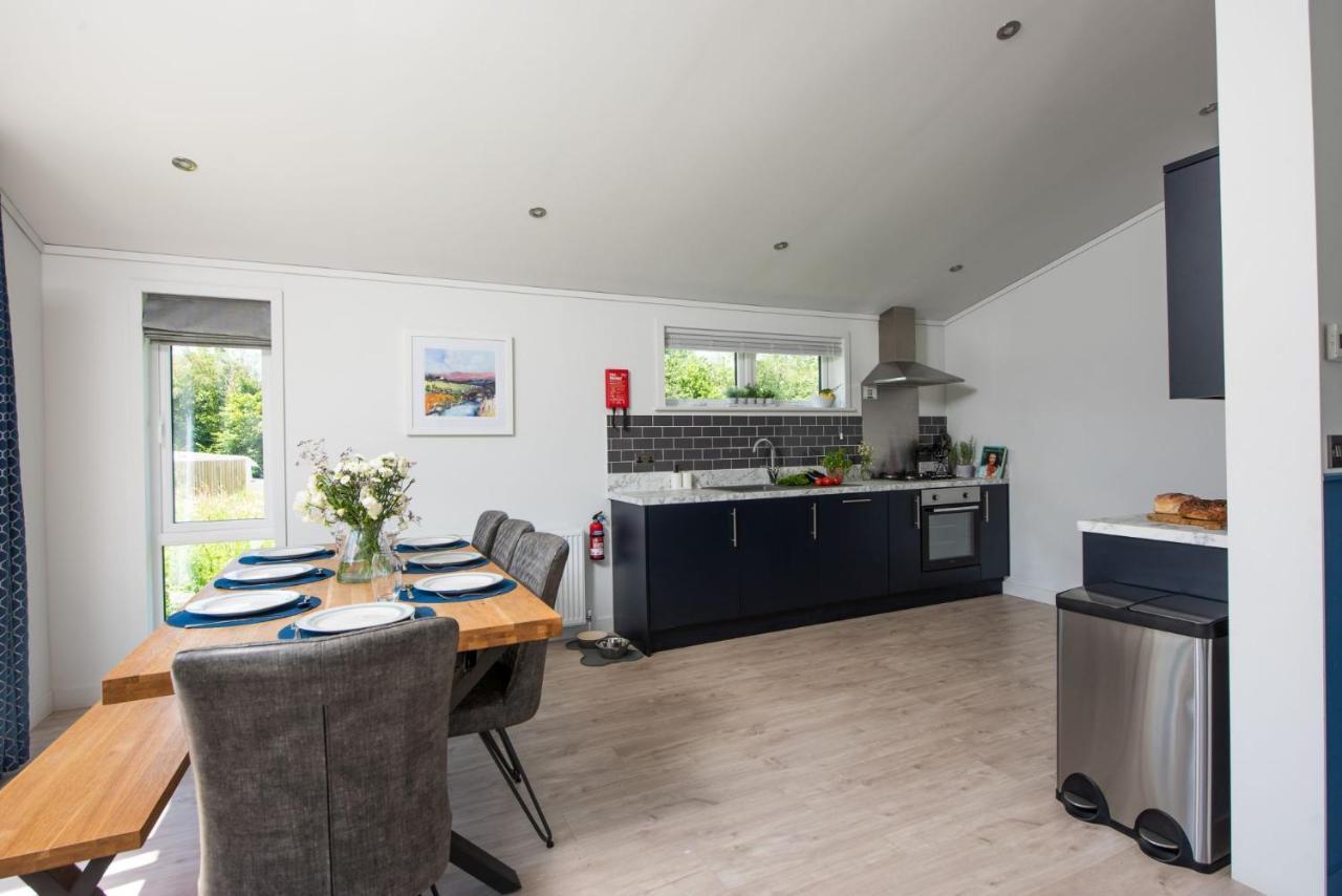 Buttercup Lodge, 33 Roadford Lake Lodges Lifton Luaran gambar