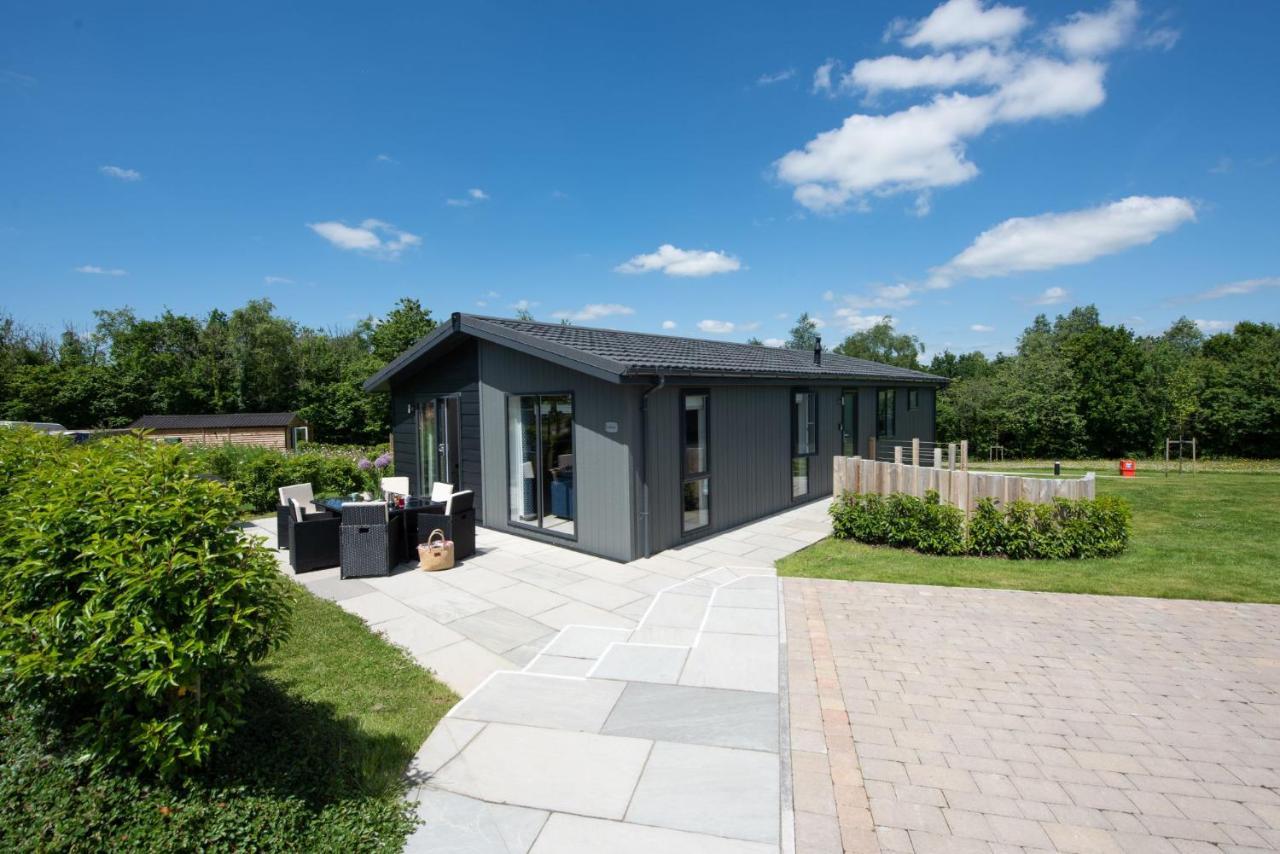 Buttercup Lodge, 33 Roadford Lake Lodges Lifton Luaran gambar