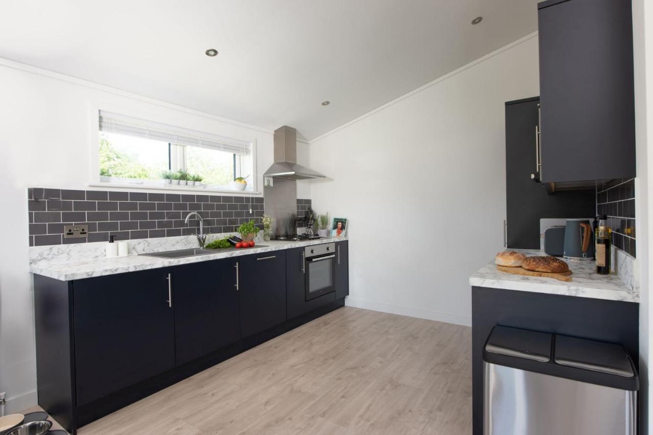 Buttercup Lodge, 33 Roadford Lake Lodges Lifton Luaran gambar