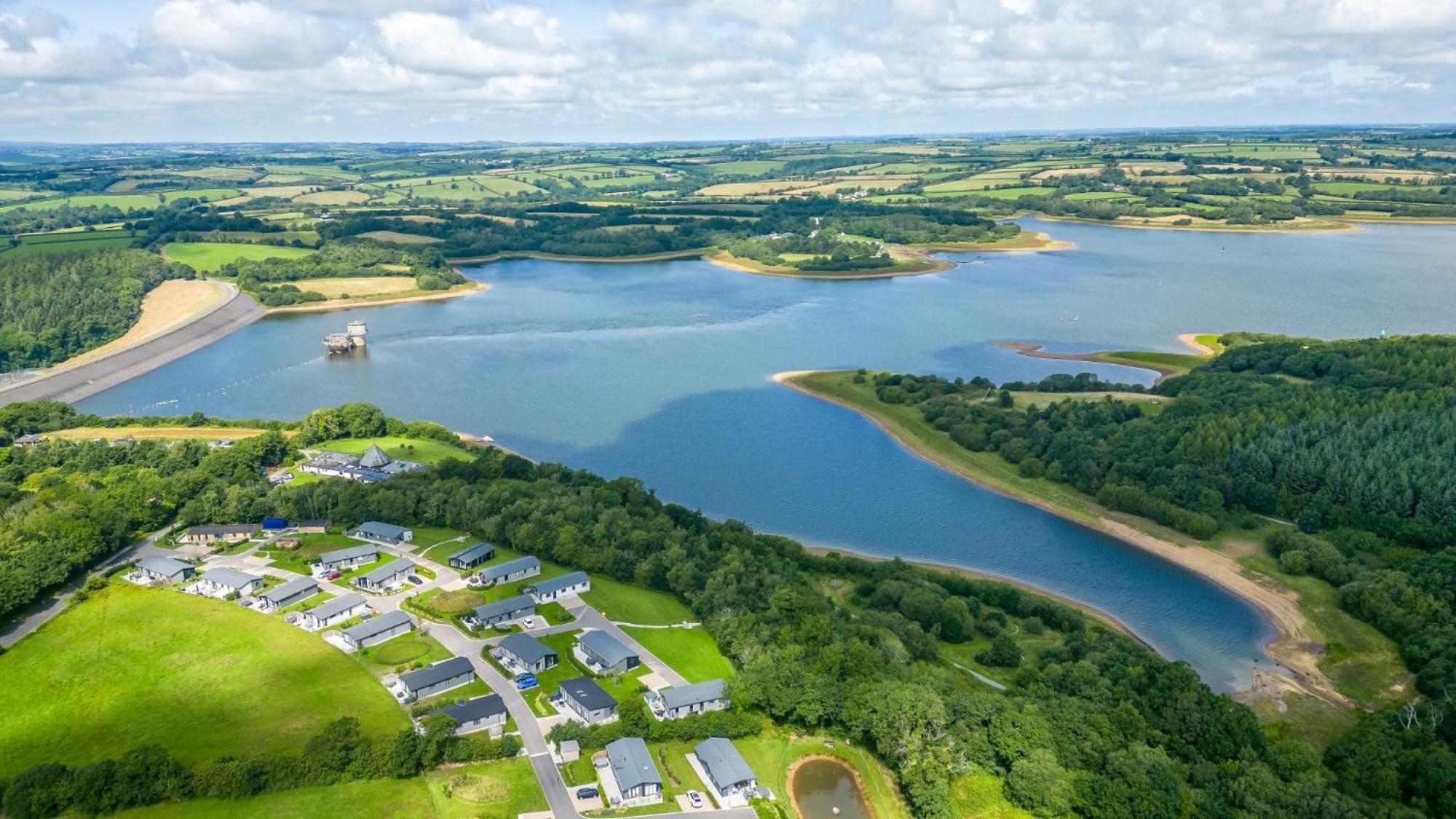 Buttercup Lodge, 33 Roadford Lake Lodges Lifton Luaran gambar