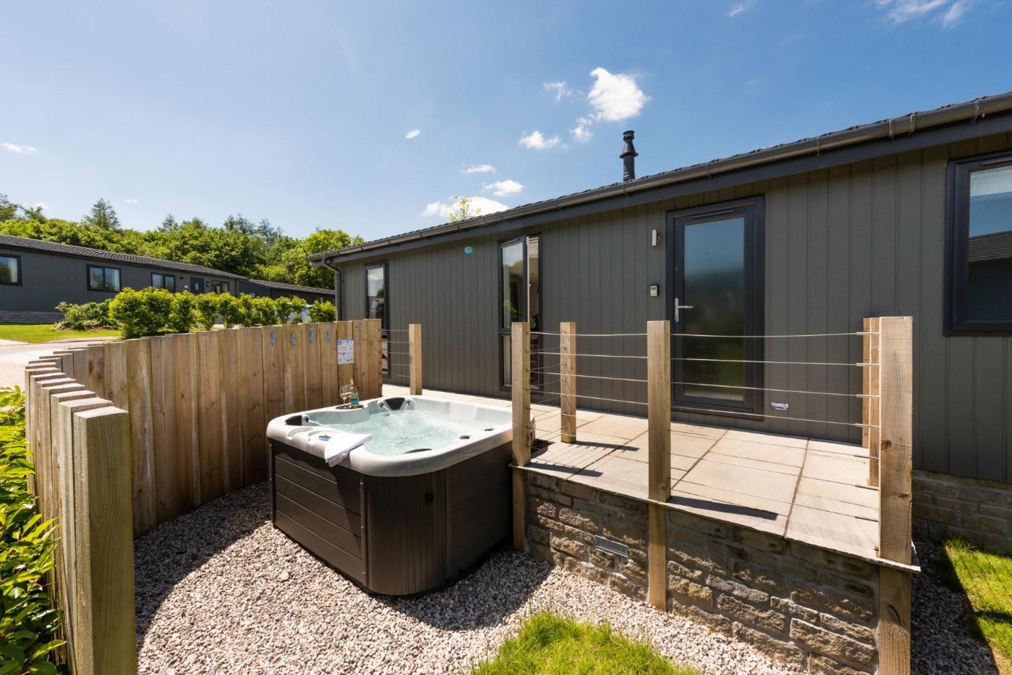 Buttercup Lodge, 33 Roadford Lake Lodges Lifton Luaran gambar